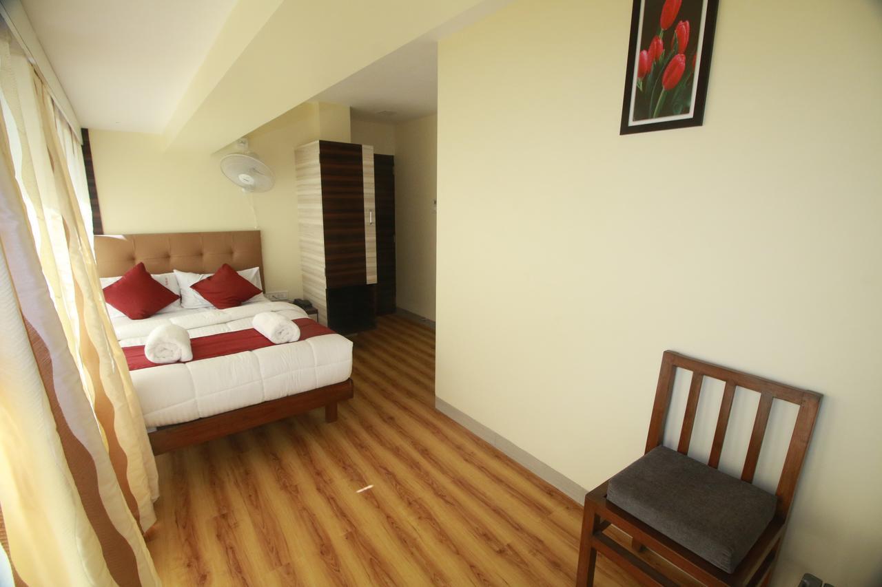 Hotel Alfa International Near Nanavati Hospital Mumbai Near Airport Mumbai Near Juhu Beach Exterior photo