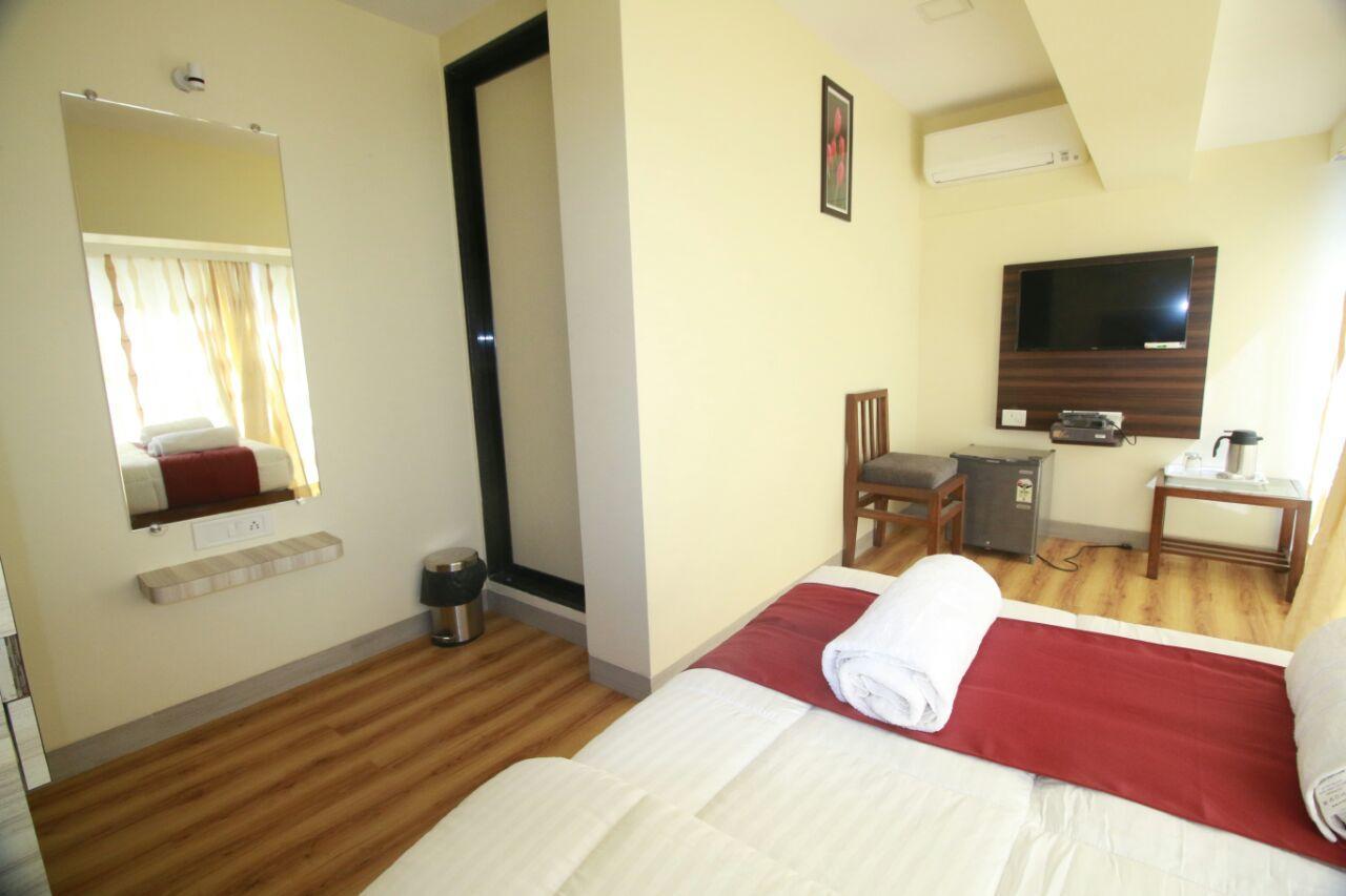 Hotel Alfa International Near Nanavati Hospital Mumbai Near Airport Mumbai Near Juhu Beach Exterior photo